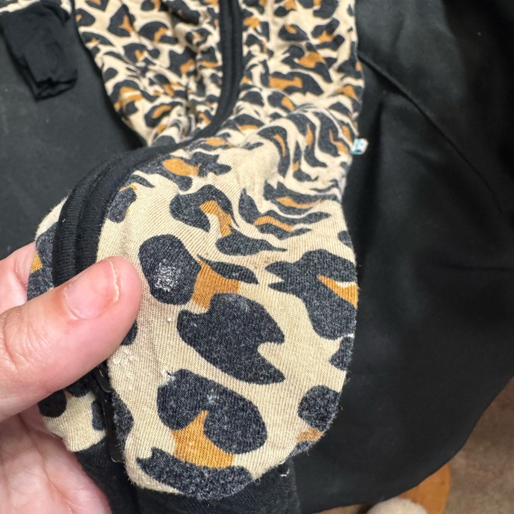 Posh Peanut Leopard Print Baby Outfit - Picture 2 of 3